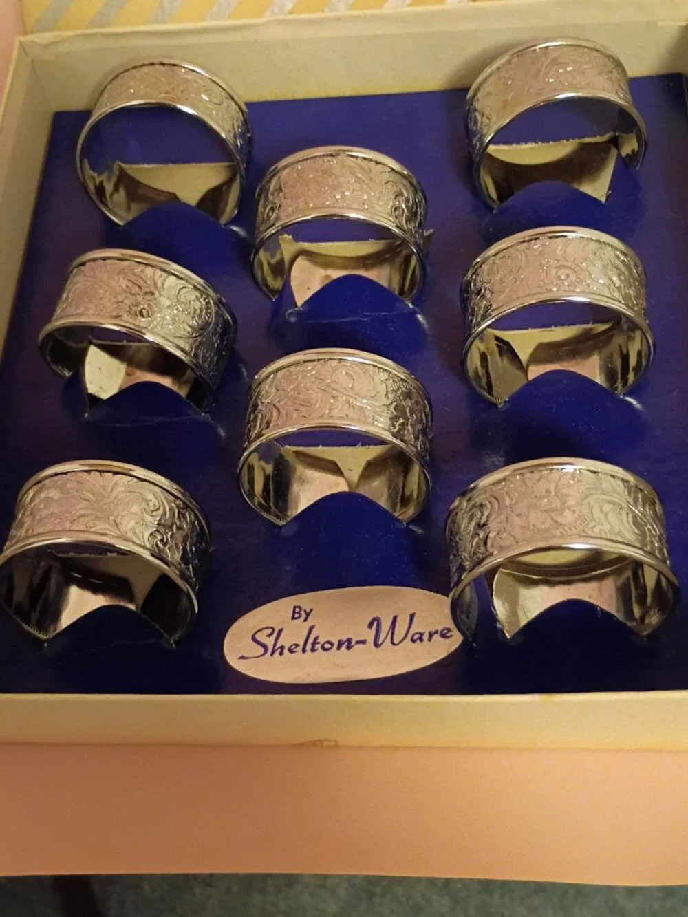 Shelton-ware vintage carefree